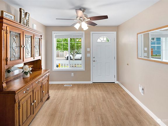 5th image of 4423 148th Street NE