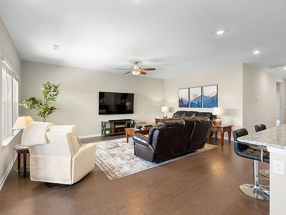 5th image of 4926 Turquoise Ln
