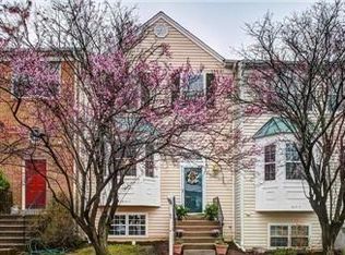 12311 Sleepy Lake Ct, Fairfax, VA 22033