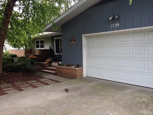 1529 Marion Rd photo 1