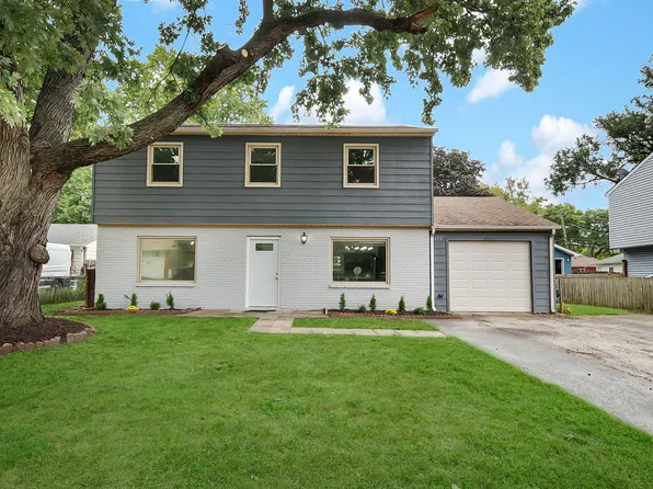 132 N Pinecrest Rd, Bolingbrook, IL 60440
