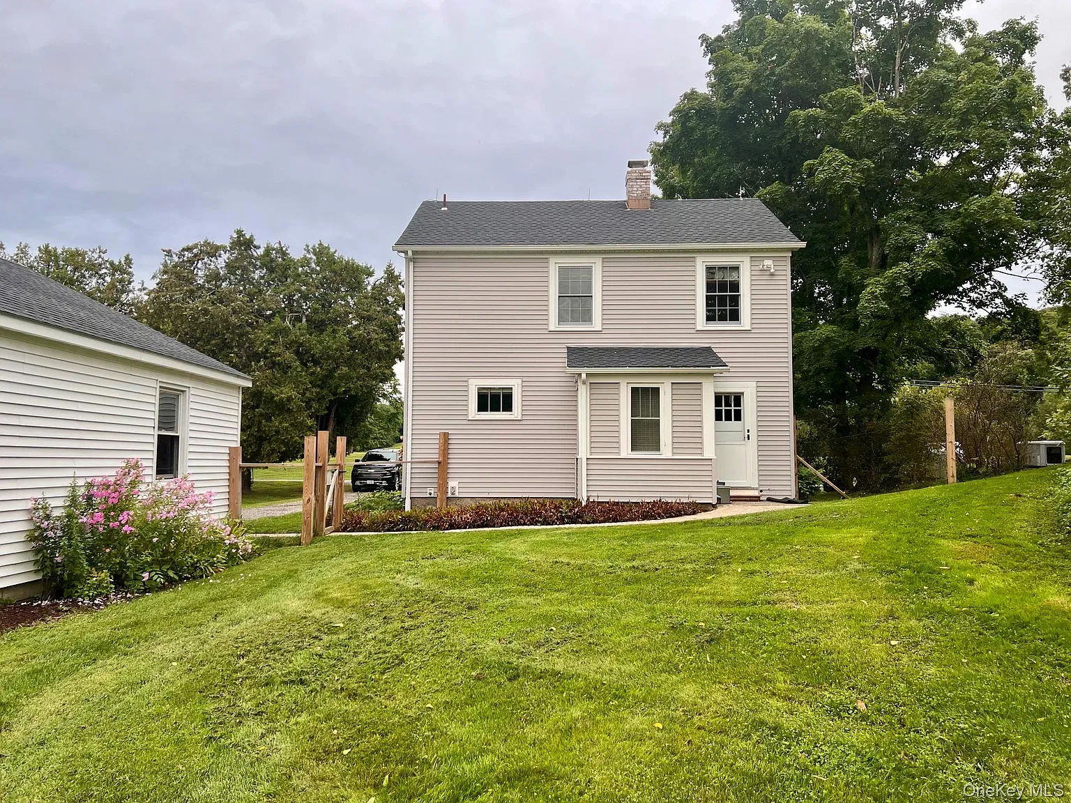 2 bed, 1.5 bath, 1504 sqft, $3,500 — Photo 2
