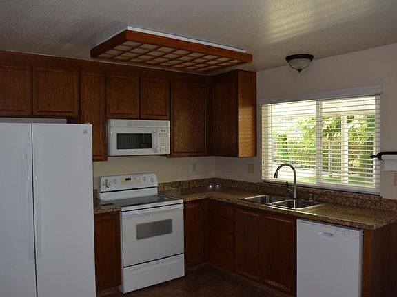 4th image of 1270 Centre Court Dr