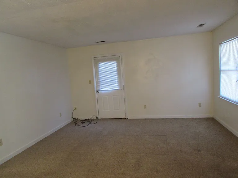 518 W Park Ave — Photo 9