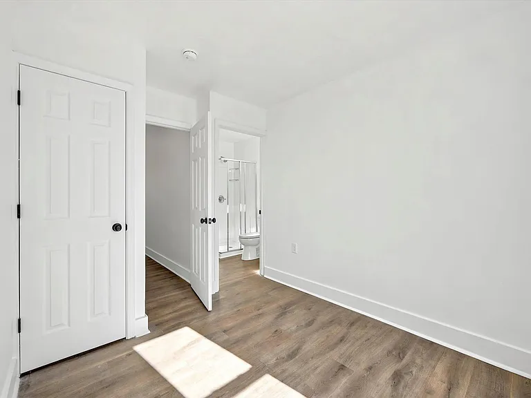 2867 N Lee St — Photo 6