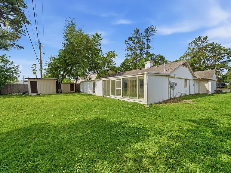 7410 Antoine Dr — Photo 10
