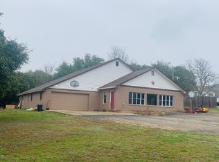 585 Witt Rd, Center Point, TX 78010