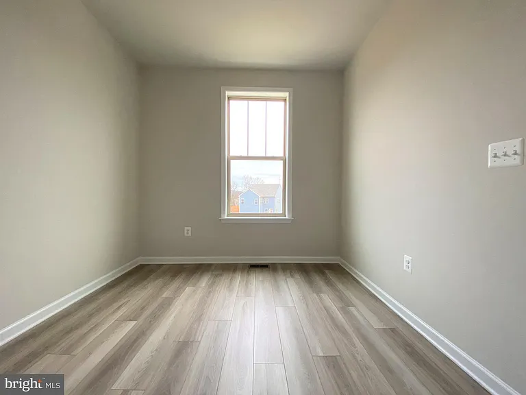 1659 Magundy St — Photo 11