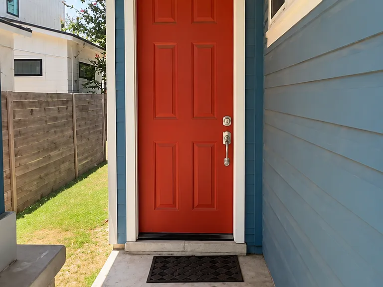 4420 Red River St #B — Photo 2