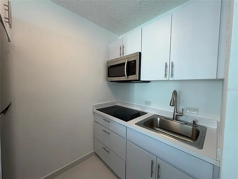 670 McKinley #9 — Photo 4