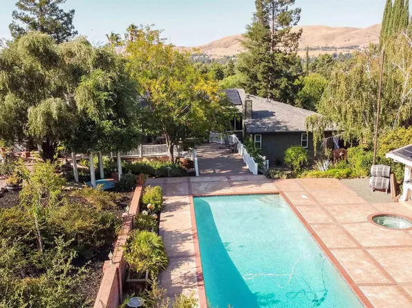 5582 Merritt Ct, Concord, CA 94521