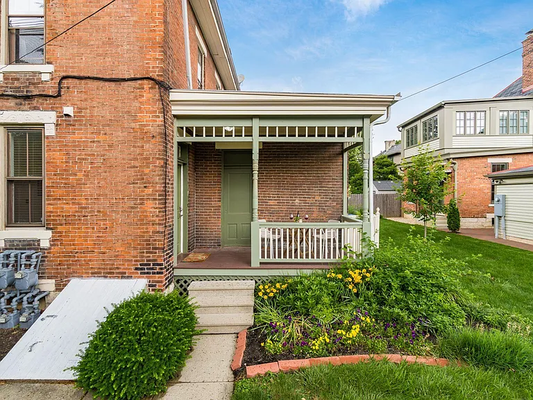 934 Neil Ave — Photo 3