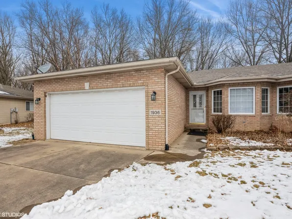 1936 Texas St, Chesterton, IN 46304