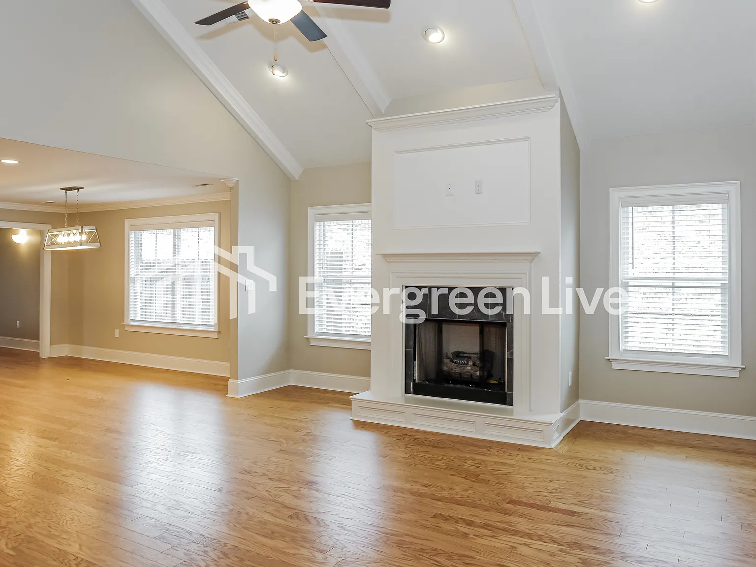 4 bed, 2.5 bath, 2681 sqft, $2,145 — Photo 2