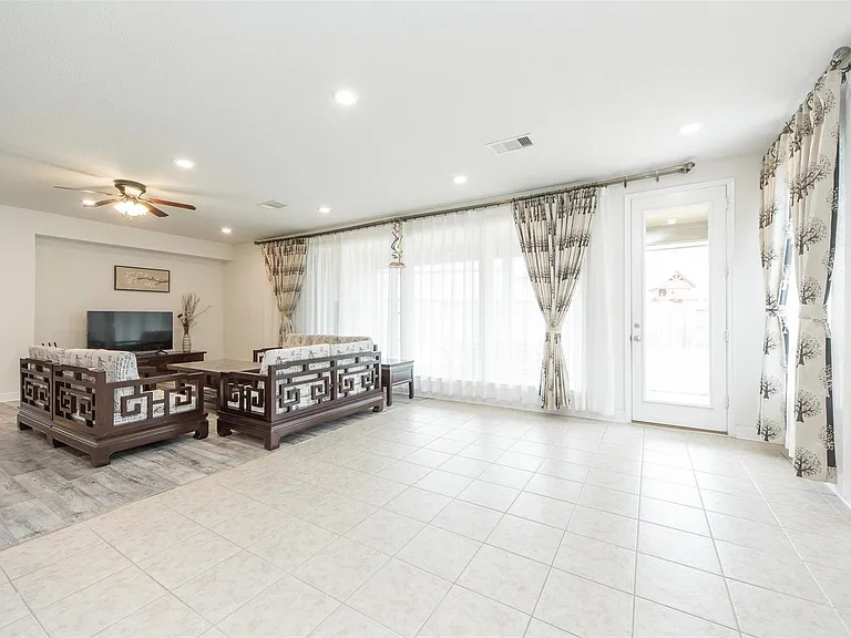 15406 Easton Gate Ln — Photo 6