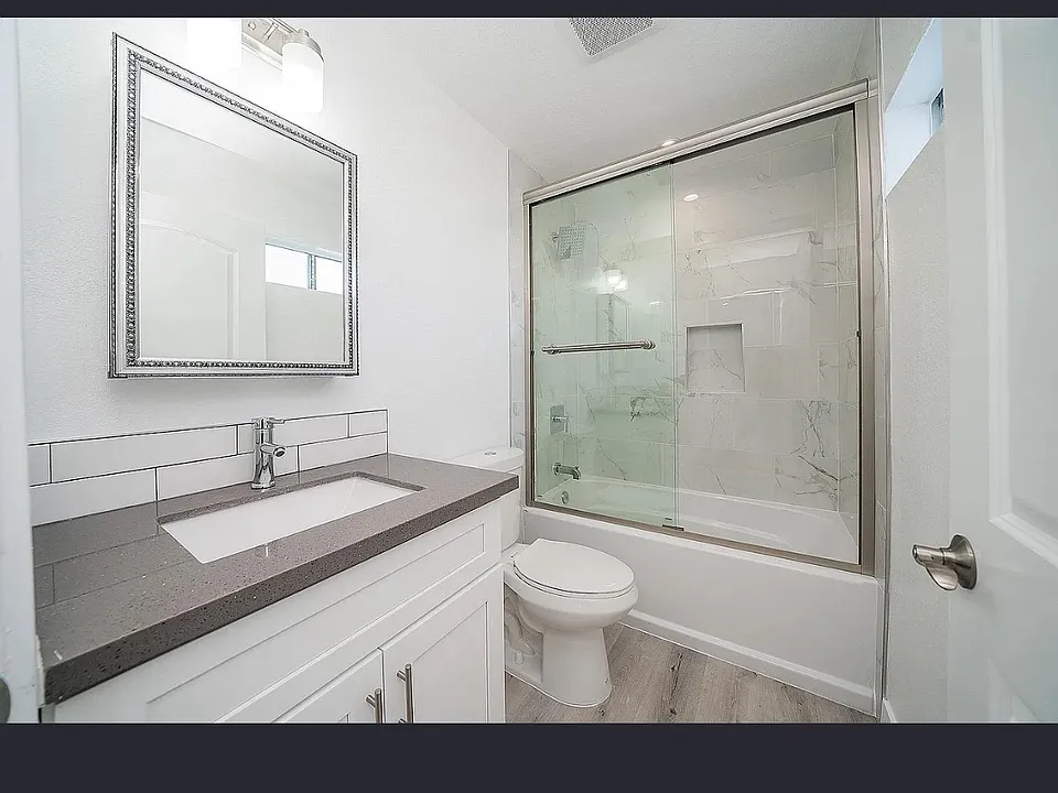 318 N Hobart Blvd #4