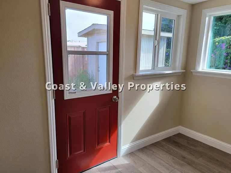 49 Villa St — Photo 5