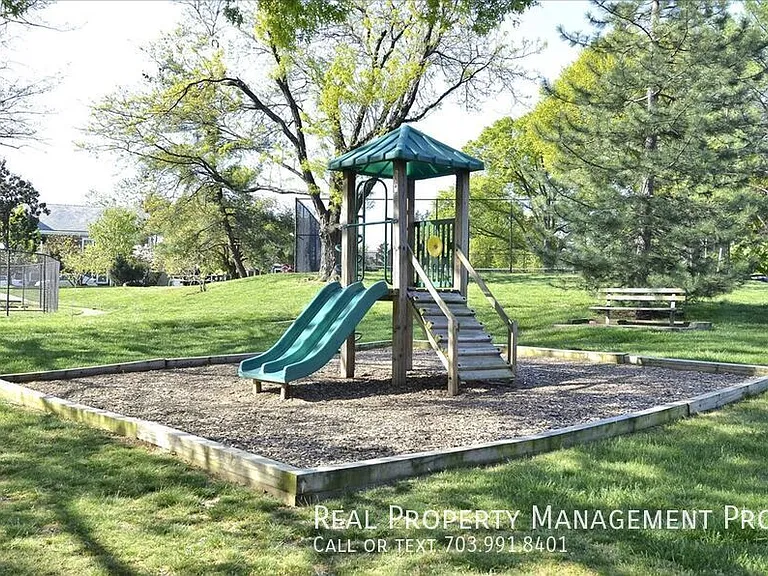 4049 Columbia Pike — Photo 52