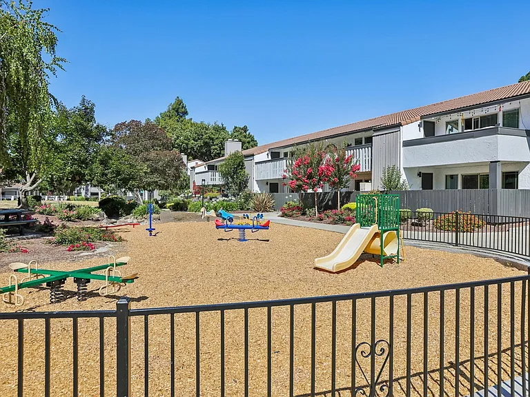 Summerwood Apartments — Photo 63