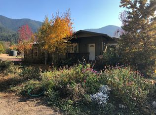 360 Decker Ln, Jacksonville, OR 97530