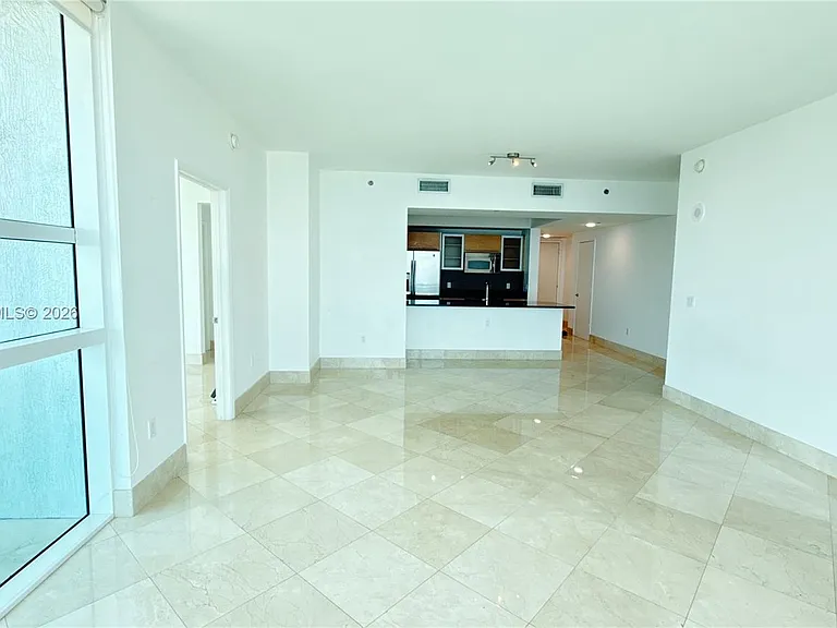 950 Brickell Bay Dr #3411 — Photo 2