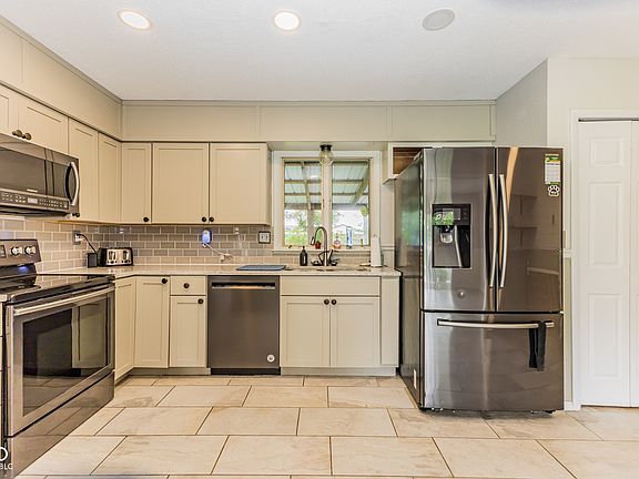 5th image of 7405 N Janna Dr