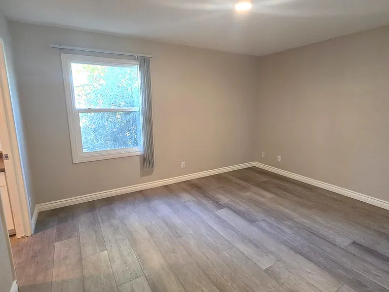 11230 Camarillo St #101 — Photo 12