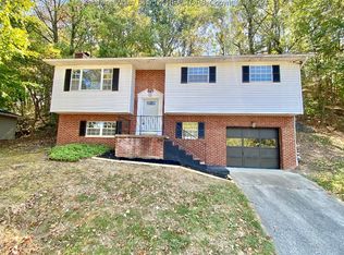 763 Evergreen Cir, Poca, WV 25159