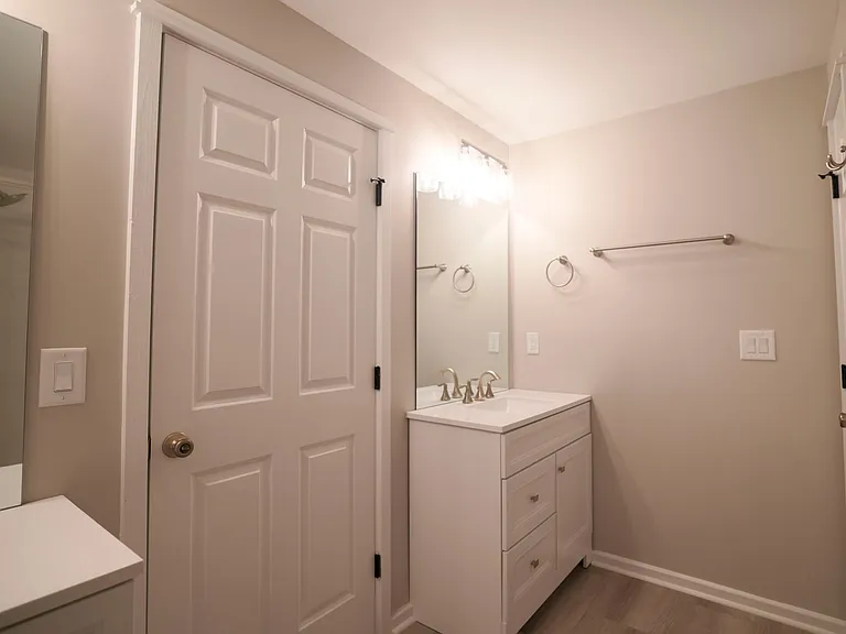 114 Lewis Rd — Photo 10