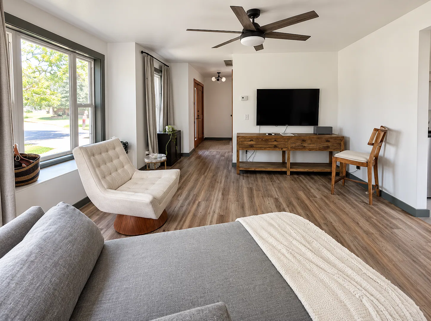 3 bed, 2.5 bath, 1451 sqft, $3,600 — Photo 4
