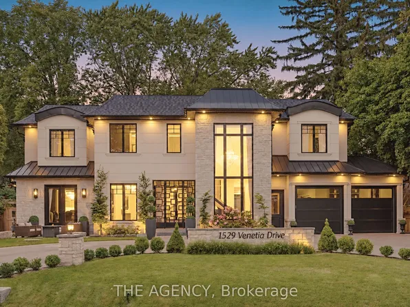 1529 Venetia Dr, Oakville, ON L6L 1K8