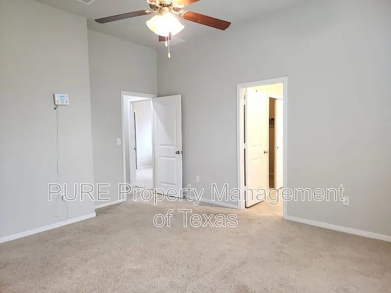 1019 Granbury Cv — Photo 9