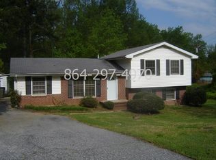 100 Cheshire Rd, Mauldin, SC 29662