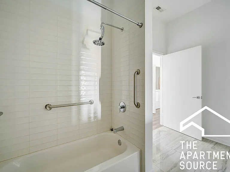 2250 S Wabash Ave #5 — Photo 7