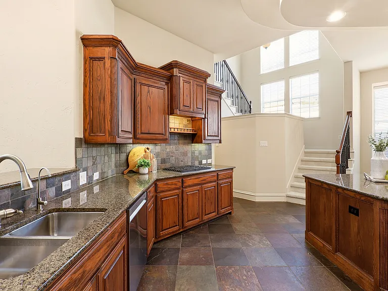 1224 Crockett Dr — Photo 21