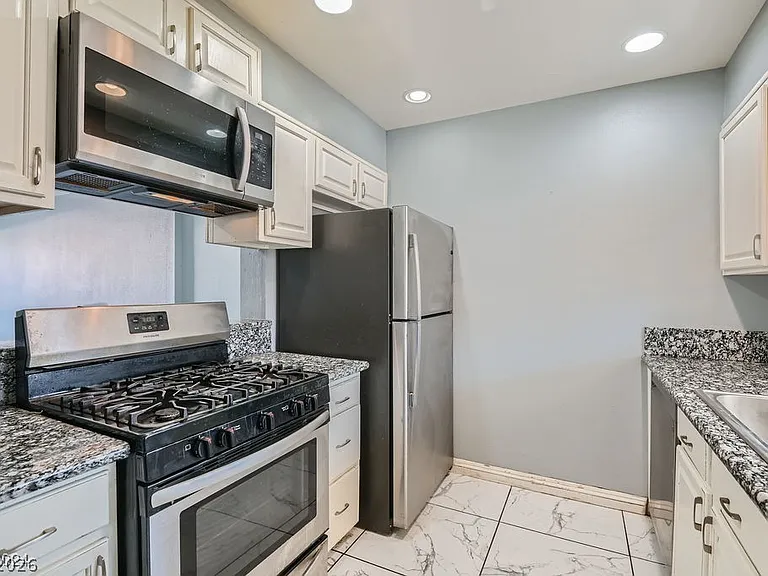 6446 Ironbark Ln — Photo 3