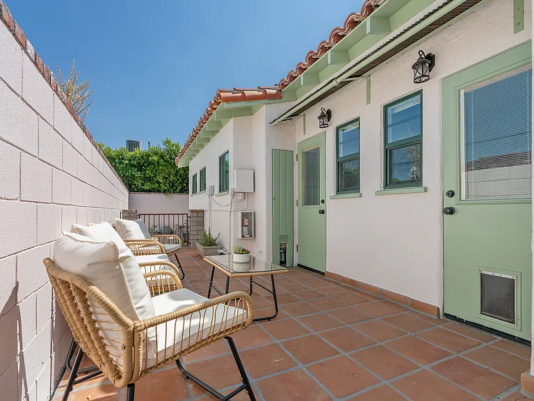 550 Calle Santa Rosa — Photo 36