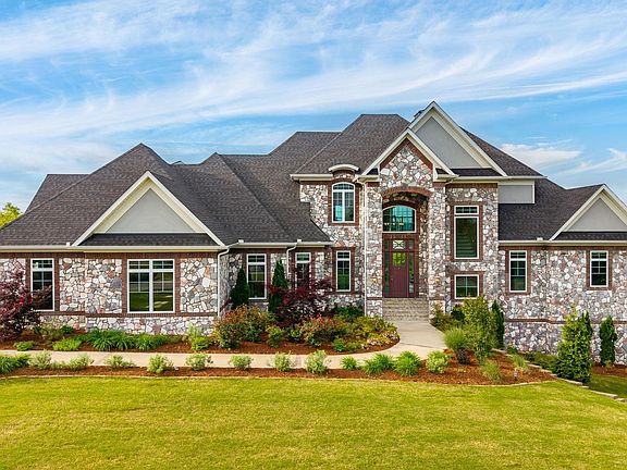 3rd image of 21617 Waterview Dr
