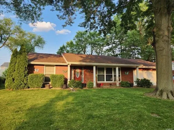 108 Stacy Dr, Fairview Heights, IL 62208