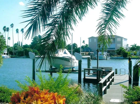 513 S BAYSHORE DRIVE, MADEIRA BEACH, FL 33708