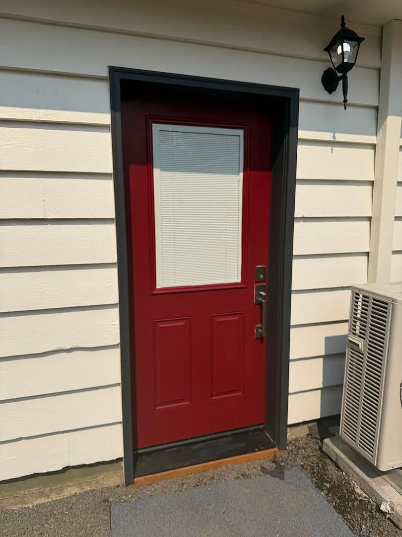 New Private Studio Apartment In Eugene! Move In Special! — Photo 2