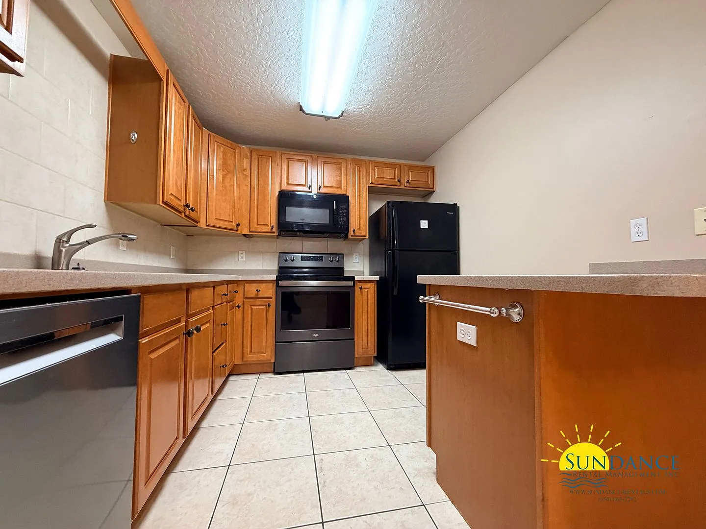 Inviting 3 Bedroom Home in Mary Esther! — Photo 3