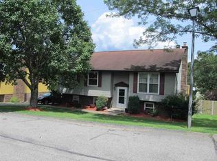 105 Jamestown Rd, Nitro, WV 25143