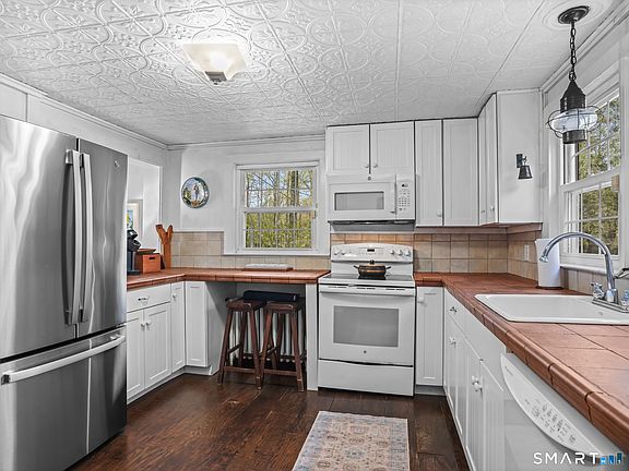 4th image of 1566 Long Ridge Road