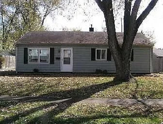 102 Calumet Rd photo 1