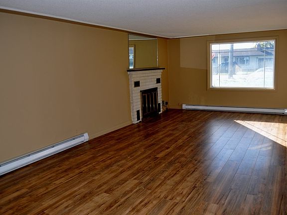 3rd image of 16813 E Valleyway Ave