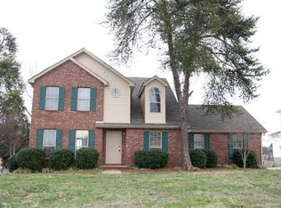 703 Rocky Ridge Cir, La Vergne, TN 37086