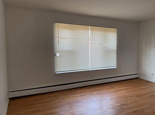 12442 Fairview Ave APT 2E, Blue Island, IL 60406