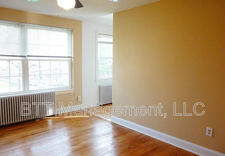 8400 Greenwood Ave #4 — Photo 37
