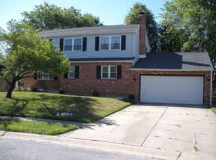 34 White Dr, Newark, DE 19702